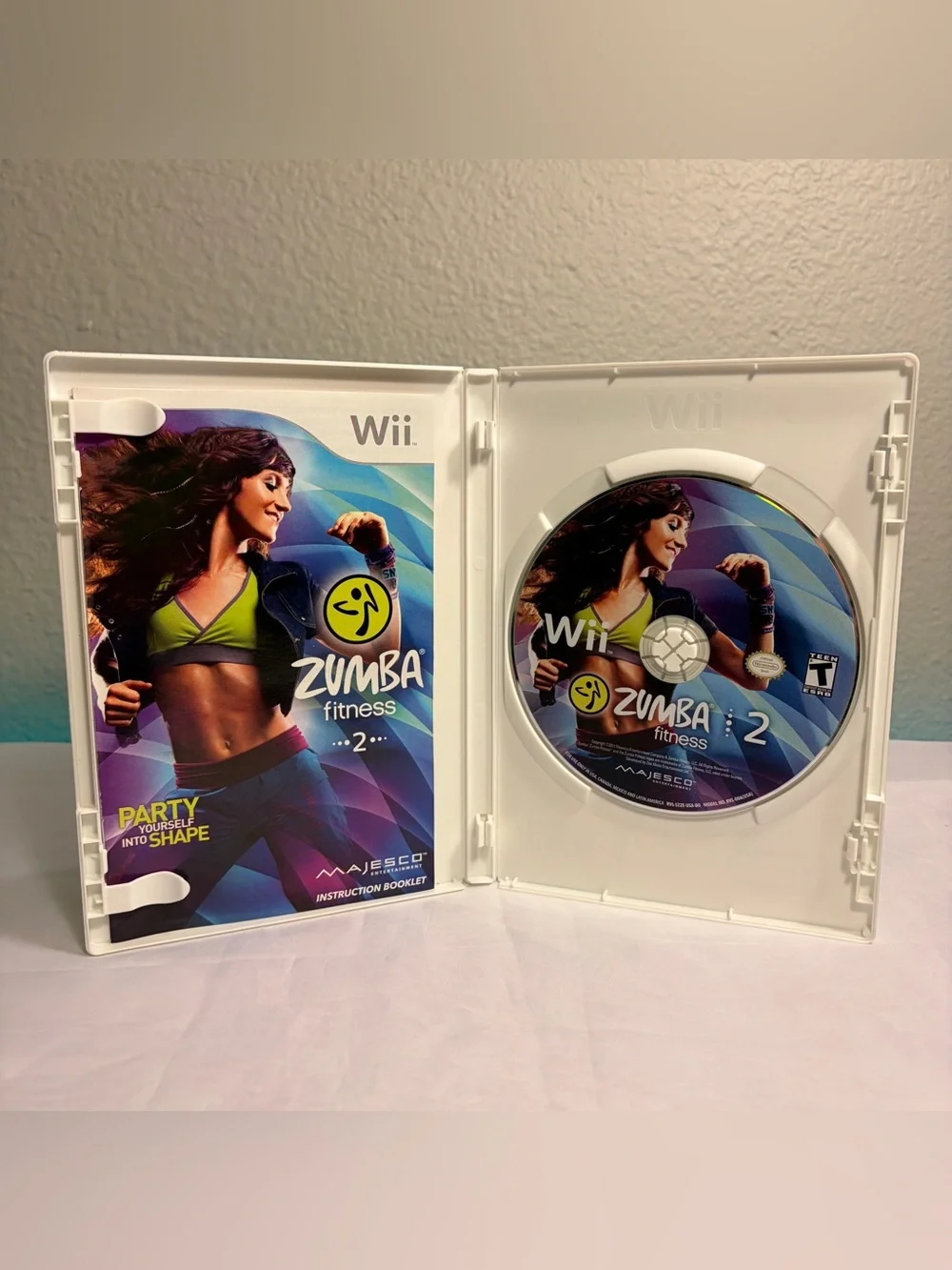 Zumba Fitness 2 (Nintendo Wii, 2011) Complete Clean CIB Tested & Works Videogame